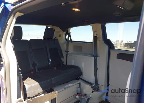 2018 Dodge Grand Caravan Sxt z USA, uszkodzony, nr VIN 2C7WDGCG2JR276836